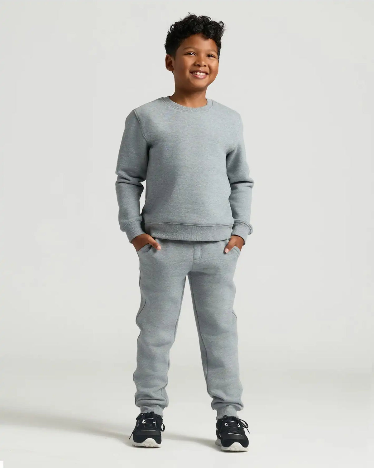 Boys' Medium Heather Gray Fleece Crew Neck